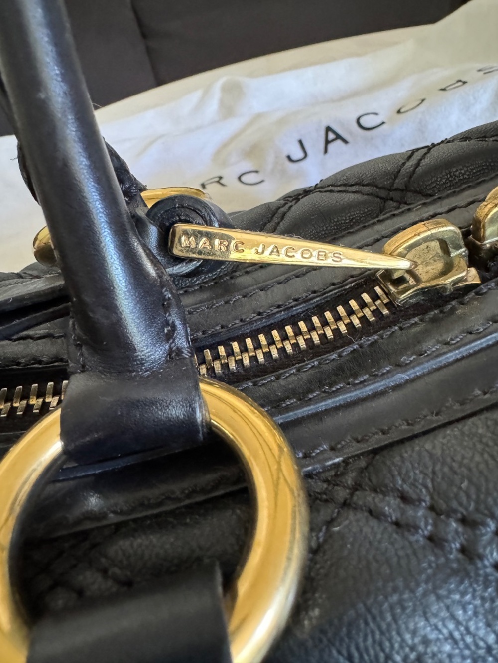 Marc Jacobs VINTAGE Resort 2005 Quilted Leather Stam Barrel Bag Purse Black Gold - Picture 8 of 16